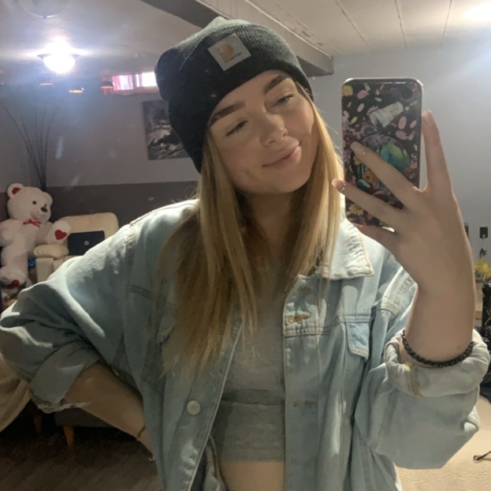 Meet your Posher, Alessandra